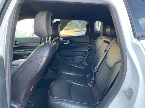 Used 2025 Jeep Compass Trailhawk image 24