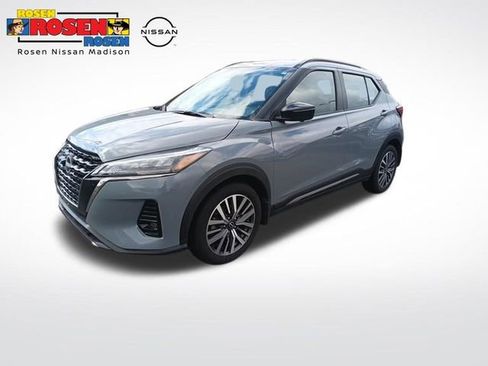Used 2023 Nissan Kicks SR image 1