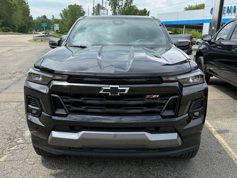 Certified 2025 Chevrolet Colorado Z71 w/ Midnight Edition AWD/4WD image 10