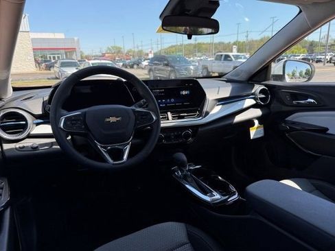 New 2026 Chevrolet Trax LT image 16
