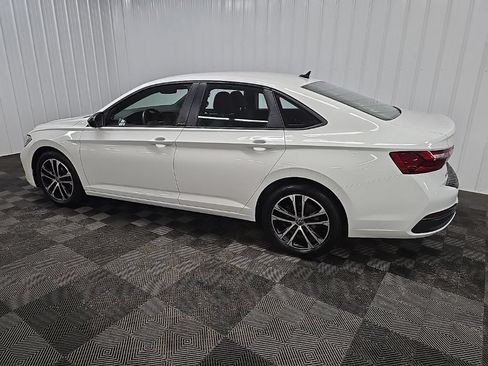 Used 2024 Volkswagen Jetta Sport FWD image 4