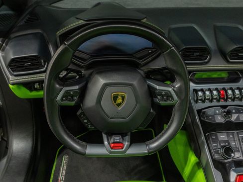 Used 2017 Lamborghini Huracan LP 580-2 RWD image 41