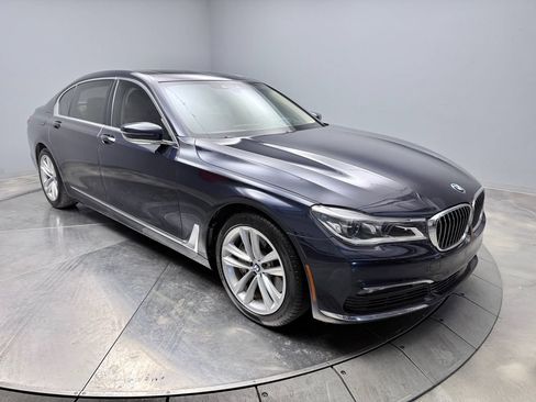 Used 2018 BMW 750i xDrive AWD/4WD image 3