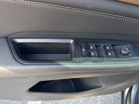 Used 2025 Volkswagen Atlas SE image 18