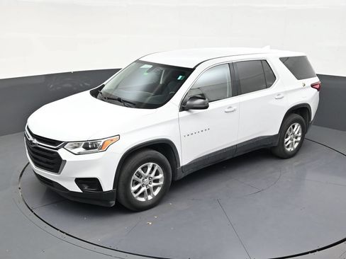 Used 2021 Chevrolet Traverse LS FWD image 12