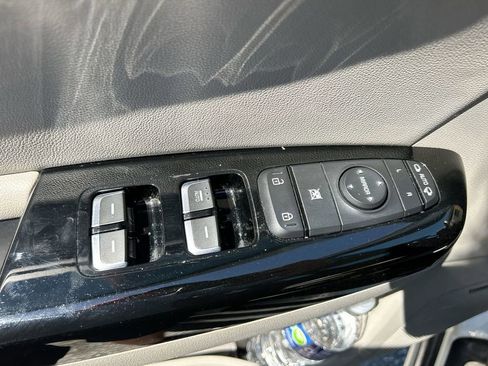 Used 2017 Kia Sportage SX image 23