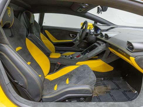 Used 2023 Lamborghini Huracan Tecnica RWD image 10