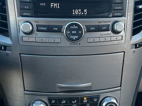 Used 2011 Subaru Outback 2.5i Premium w/ All-Weather Pkg image 17