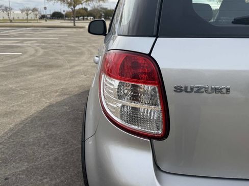 Used 2010 Suzuki SX4 Base 4dr Crossover CVT image 22