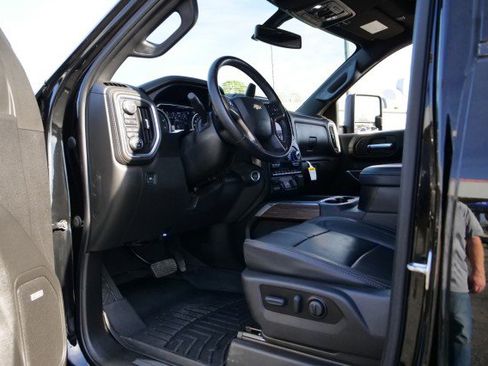 Used 2022 Chevrolet Silverado 2500 High Country w/ Z71 Off-Road Package image 25