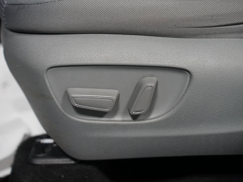 Certified 2024 Toyota Highlander LE image 34