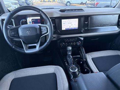 Used 2021 Ford Bronco Big Bend w/ Sasquatch Package image 23