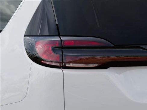 New 2027 Chrysler Pacifica Select w/ Family Tech Group AWD/4WD image 9