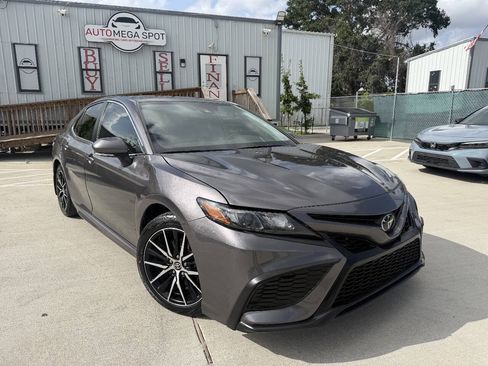 Used 2023 Toyota Camry SE w/ Convenience Package FWD image 1