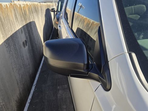 Used 2024 Honda Pilot LX image 10