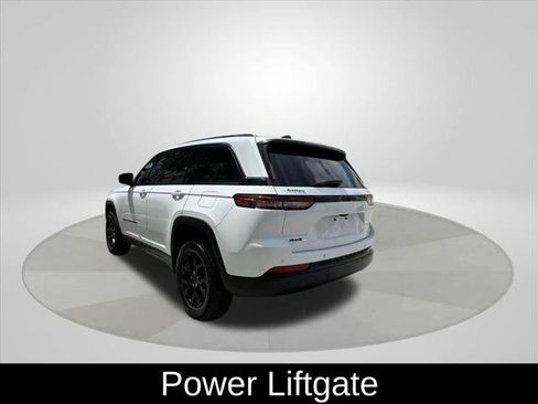 Certified 2024 Jeep Grand Cherokee Altitude AWD/4WD image 5