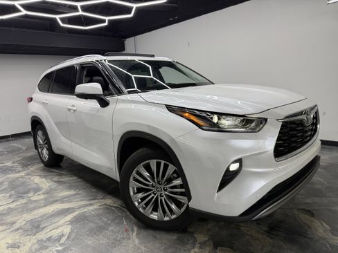 Used 2026 Toyota Highlander Platinum AWD/4WD image 6