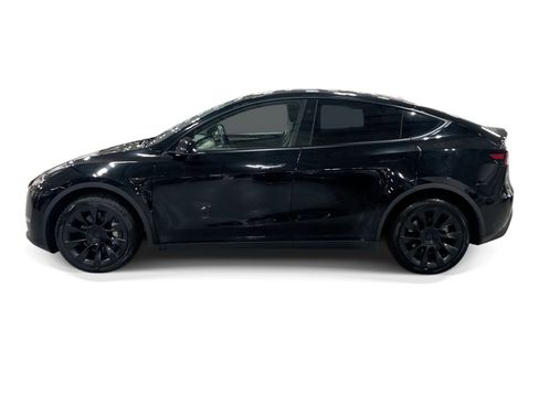 Certified 2023 Tesla Model Y Long Range AWD/4WD image 3