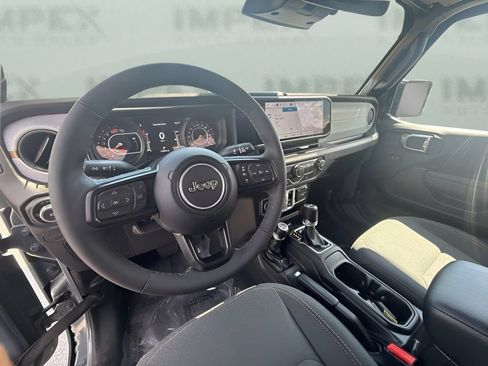 Used 2025 Jeep Wrangler Sport AWD/4WD image 11