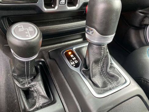 Used 2024 Jeep Wrangler High Altitude image 18