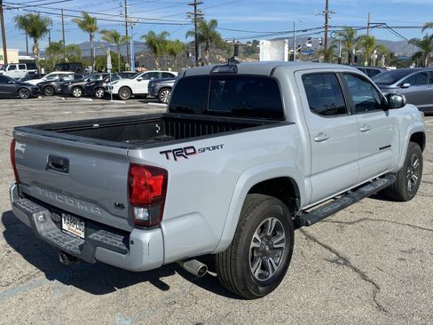 Used 2019 Toyota Tacoma TRD Sport w/ Exterior Package image 8
