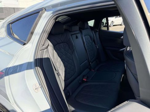 Used 2026 BMW X6 xDrive40i w/ Climate Comfort Package AWD/4WD image 14