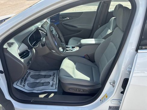 Used 2024 Chevrolet Malibu LT FWD image 11