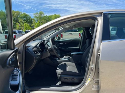 Used 2022 Chevrolet Malibu LT FWD image 19