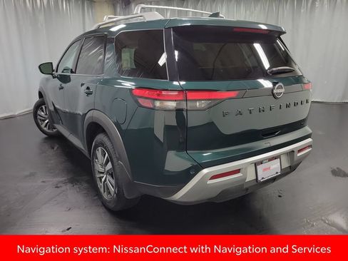 Used 2024 Nissan Pathfinder SL w/ Black Appearance Package FWD image 6