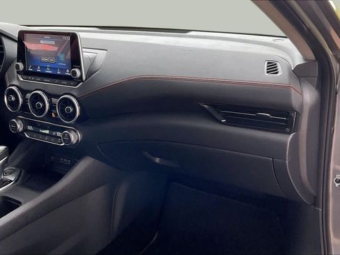 Used 2025 Nissan Sentra SR FWD image 16