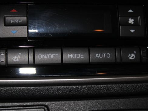 Used 2023 Subaru Ascent Limited AWD/4WD image 19