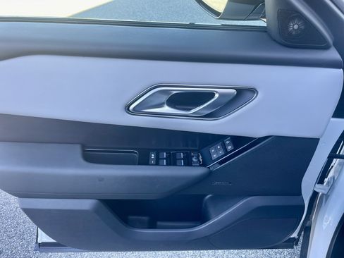 Certified 2026 Land Rover Range Rover Velar Dynamic SE AWD/4WD image 12