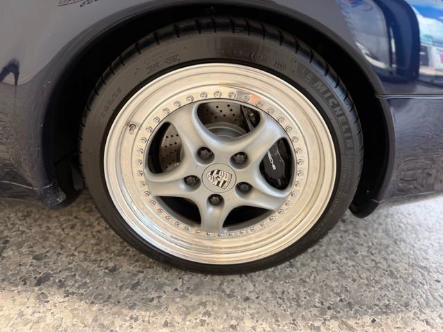 Used 1995 Porsche 911 Carrera RWD image 40
