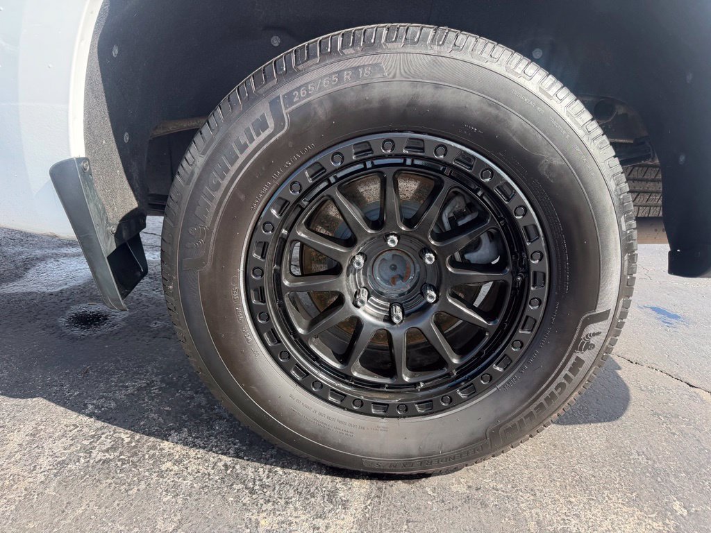 Used 2021 Chevrolet Silverado 1500 LT AWD/4WD image 13