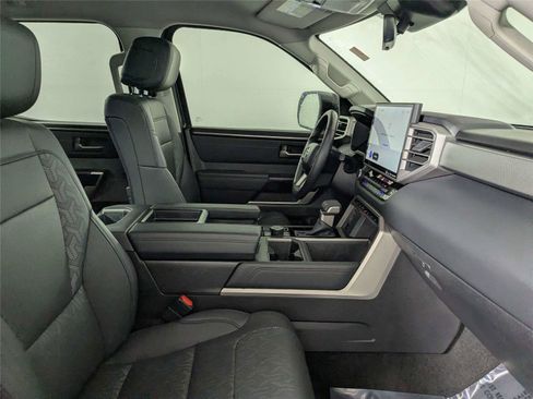 Used 2024 Toyota Tundra Limited AWD/4WD image 26