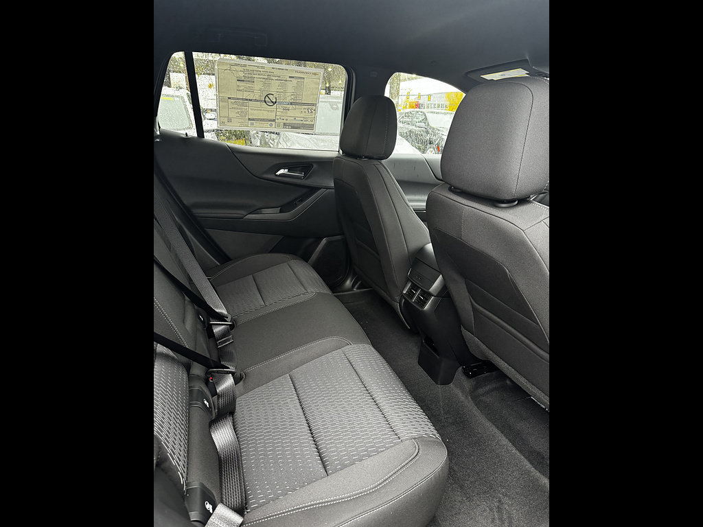 New 2027 Chevrolet Equinox LT FWD image 9