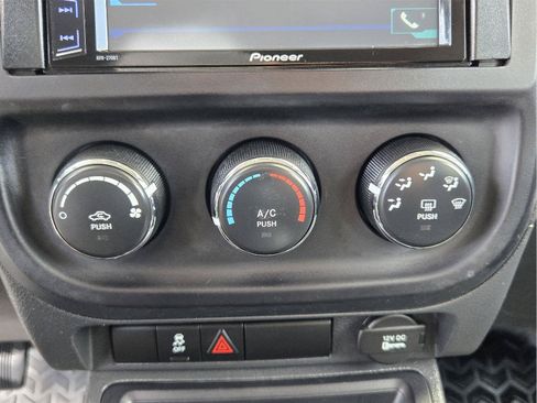 Used 2015 Jeep Patriot Sport w/ Power Value Group FWD image 16