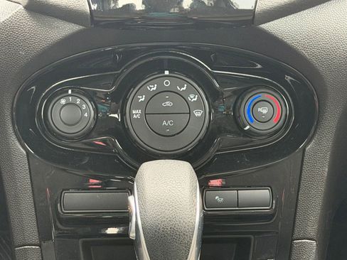 Used 2019 Ford Fiesta SE w/ Equipment Group 201A FWD image 18