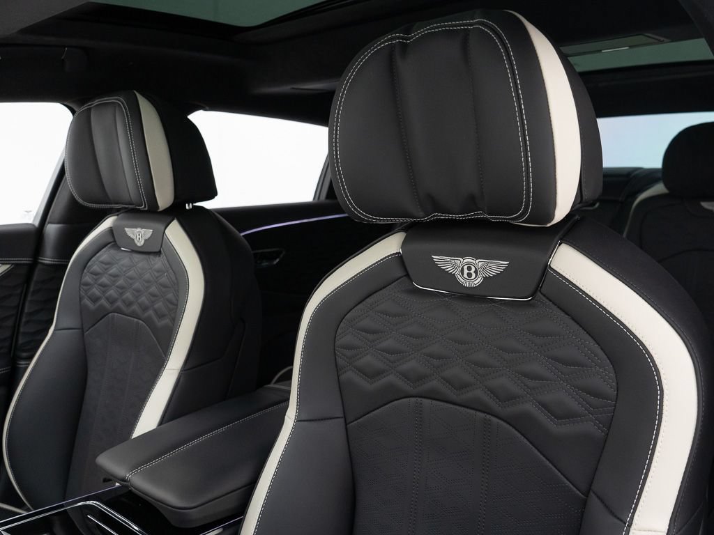 Used 2025 Bentley Flying Spur Plug-In Hybrid AWD/4WD image 16