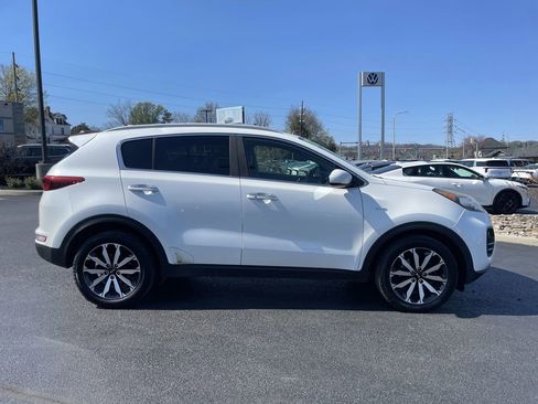 Used 2017 Kia Sportage EX AWD/4WD image 4