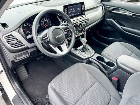 Certified 2023 Kia Seltos LX image 11