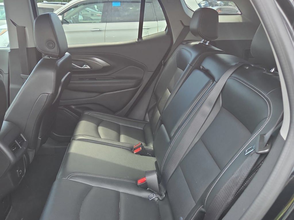 Used 2024 GMC Terrain SLT AWD/4WD image 2