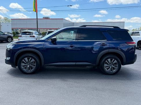 Used 2022 Nissan Pathfinder SV AWD/4WD image 4