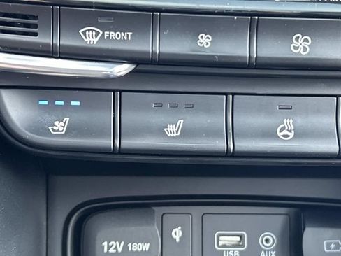 Used 2020 Hyundai Santa Fe Limited AWD/4WD image 34