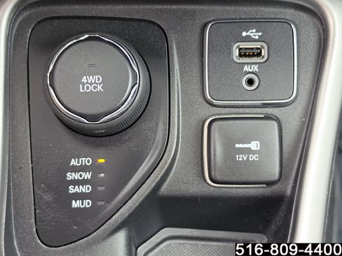 Used 2018 Jeep Compass Latitude AWD/4WD image 18