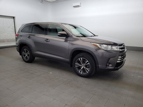 Used 2019 Toyota Highlander Plus AWD/4WD image 11