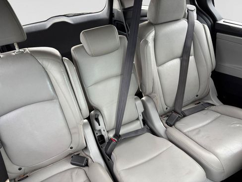 Used 2018 Honda Odyssey EX-L image 18