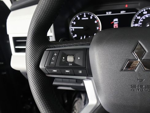 New 2026 Mitsubishi Outlander SE FWD image 40