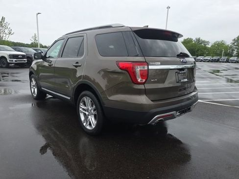 Used 2016 Ford Explorer XLT w/ Equipment Group 202A AWD/4WD image 15