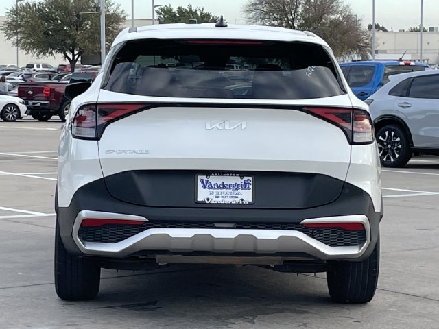 Used 2023 Kia Sportage LX FWD image 5